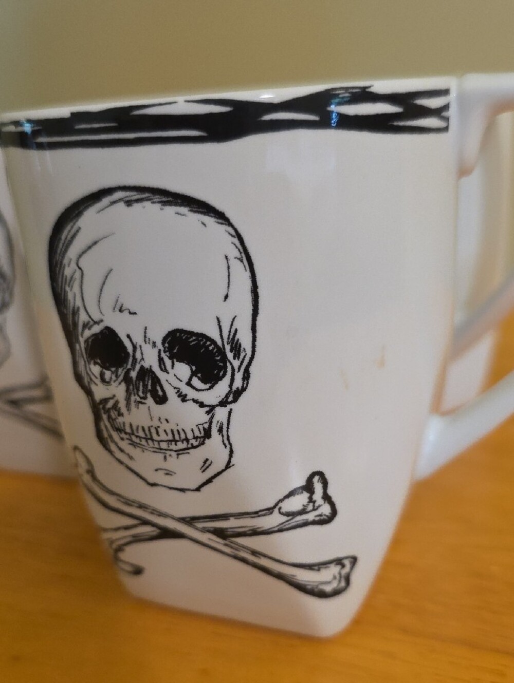 Skull & Crossbones Porcelain Gothic Halloween Coventry 3 Mugs Double Sided - Picture 10 of 12